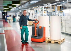 UPM Specialty Papers und Lohmann ermöglichen Design für Recycling in der Klebebandindustrie